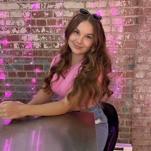 Meet your Posher, Hannah